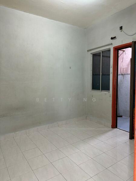 2-storey Terraced House for Sale at Taman Sri Pulai Perdana - Betty Ng - PropertyGuru.com.my