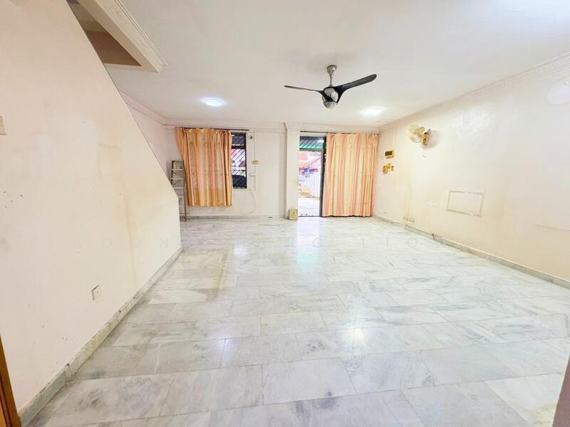 2-storey Terraced House for Sale in Taman Sri Putri (Skudai) - Loong Hing Liong - Living Room - PropertyGuru.com.my