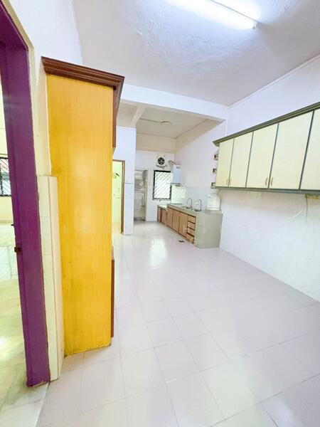 2-storey Terraced House for Sale in Taman Sri Putri (Skudai) - Loong Hing Liong - Kitchen - PropertyGuru.com.my