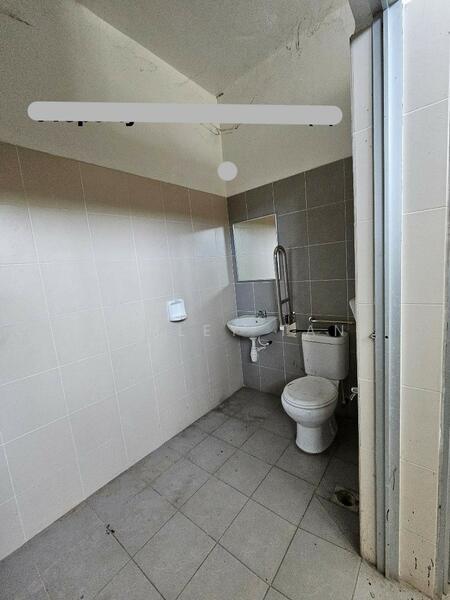 Factory for Rent in Kawasan Perindustrian Batu Kawan (Simpang Ampat) - Ashley Tan - Bathroom - PropertyGuru.com.my