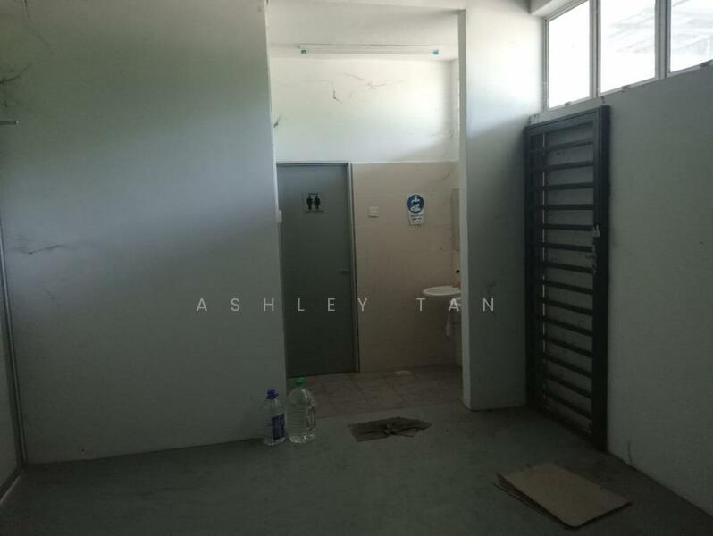 Factory for Rent in Kawasan Perindustrian Batu Kawan (Simpang Ampat) - Ashley Tan - Bathroom - PropertyGuru.com.my
