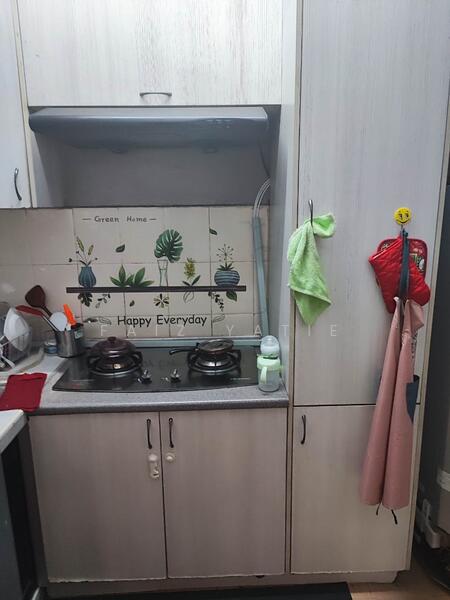 Flat for Sale at Damai - Faiz Yatie - Kitchen - PropertyGuru.com.my