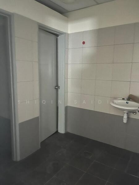 Detached Factory for Rent in Rawang (Selangor) - Shiqin Saidin - Bathroom - PropertyGuru.com.my