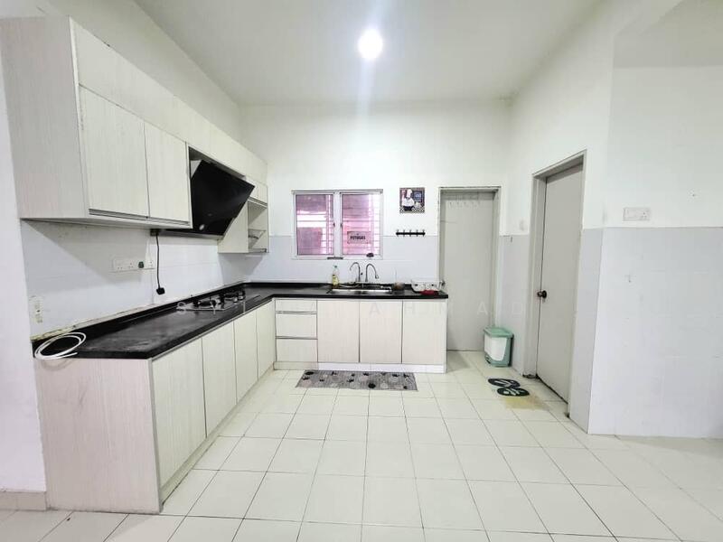 Townhouse for Sale in Saujana Utama (Selangor) - Syima Ahmad - Kitchen - PropertyGuru.com.my