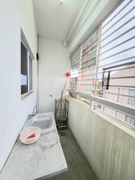 Townhouse for Sale in Saujana Utama (Selangor) - Syima Ahmad - Balcony - PropertyGuru.com.my