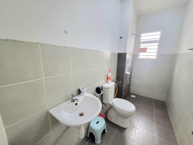 Townhouse for Sale in Saujana Utama (Selangor) - Syima Ahmad - Bathroom - PropertyGuru.com.my