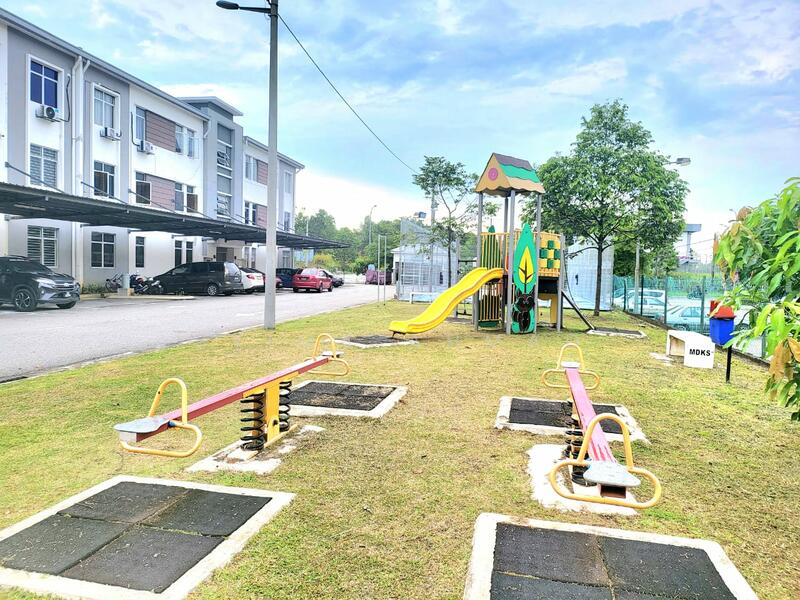 Townhouse for Sale in Saujana Utama (Selangor) - Syima Ahmad - Exterior - PropertyGuru.com.my