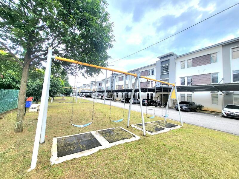 Townhouse for Sale in Saujana Utama (Selangor) - Syima Ahmad - Exterior - PropertyGuru.com.my