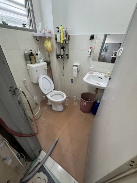 1-storey Terraced House for Sale in Taman Sungai Kapar Indah (Kapar) - Kent Lee Jing Guang - Bathroom - PropertyGuru.com.my