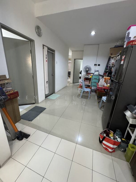 1-storey Terraced House for Sale in Taman Sungai Kapar Indah (Kapar) - Kent Lee Jing Guang - Corridor - PropertyGuru.com.my