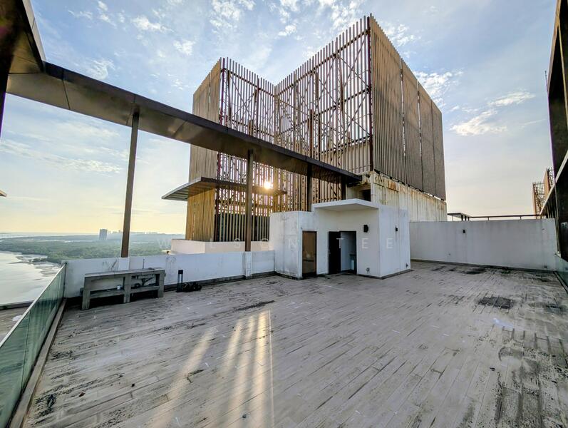 Huge private rooftop patio 