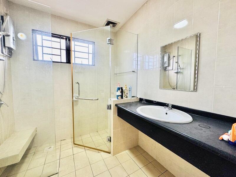 2-storey Terraced House for Sale in Cahaya Spk (Shah Alam) - Alif Saad - Bathroom - PropertyGuru.com.my