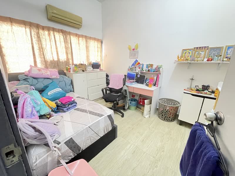 Rumah Teres 1 Tingkat untuk Dijual di Taman Selayang Jaya (Selayang) - MY Loh - Bedroom - PropertyGuru.com.my