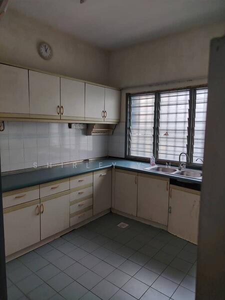 Taman Perindustrian Sime Uep untuk Untuk Dijual - RM 738,000, Mac 2026 - Kitchen - PropertyGuru.com.my