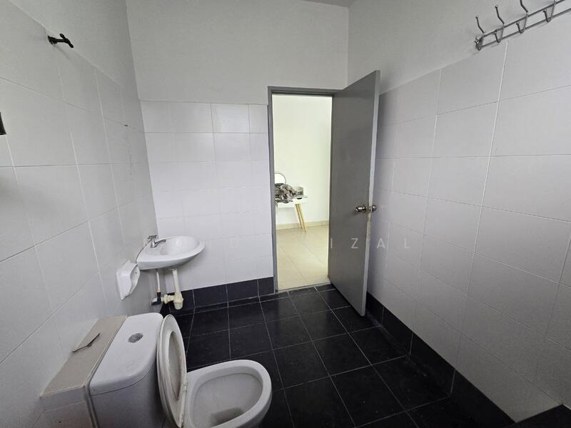 2-storey Terraced House for Sale in Nilai (Negeri Sembilan) - Mohd Faizal - Bathroom - PropertyGuru.com.my