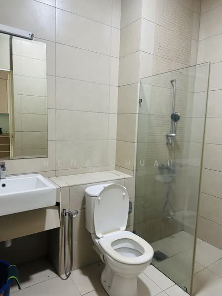 Service Residence for Sale at Medalla @ Oasis Corporate Park - Hena Chuah - Bathroom - PropertyGuru.com.my
