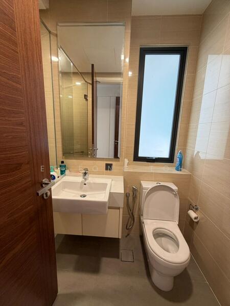 Service Residence for Sale at The Astaka @ 1 Bukit Senyum - Ee Fong Toh - Bathroom - PropertyGuru.com.my