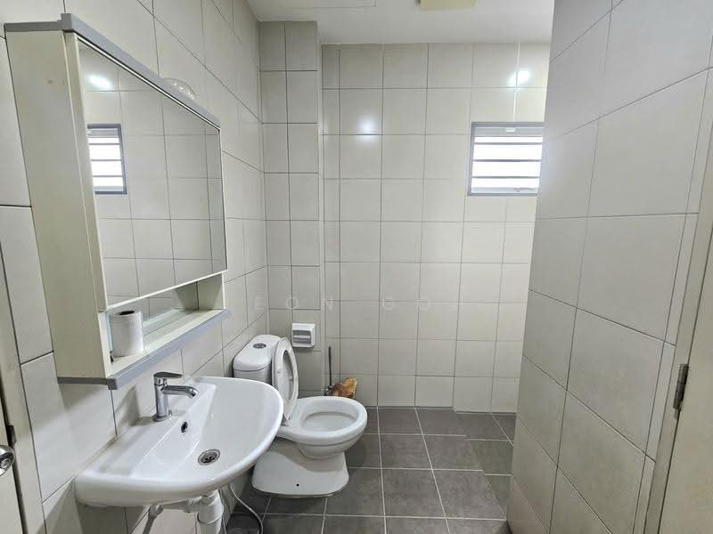 Rumah Teres 2-Tingkat untuk Dijual di Bandar Rimbayu (Telok Panglima Garang) - Leon Goh - Bathroom - PropertyGuru.com.my