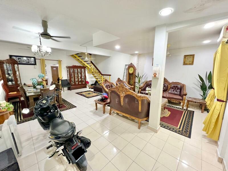 2-storey Terraced House for Sale in Nilai (Negeri Sembilan) - Zairul Asrah Zulkefli - Living Room - PropertyGuru.com.my