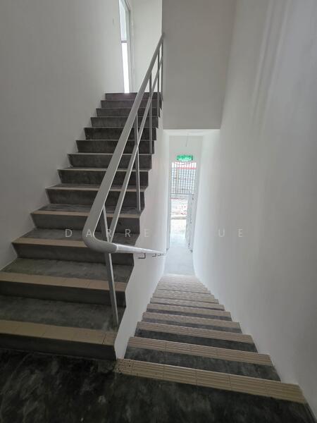 Nilai 3 Wholesale Centre untuk Untuk Dijual - RM 1,230,000, Feb 2026 - Corridor - PropertyGuru.com.my