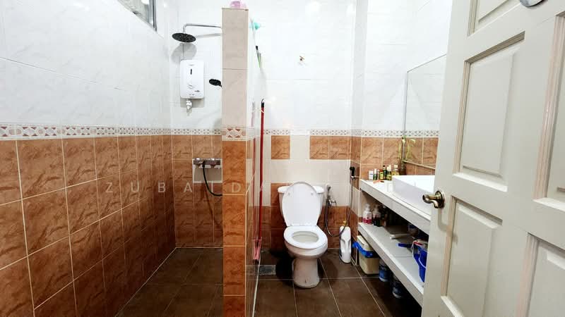 Rumah Teres 3 Tingkat untuk Dijual di Ampang Jaya (Ampang) - Zubaidah Kadir - Bathroom - PropertyGuru.com.my