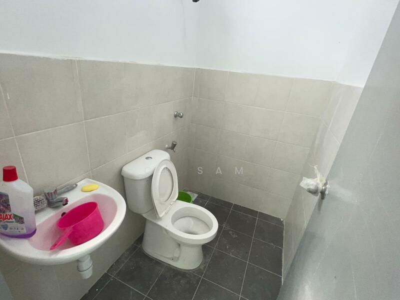 2-storey Terraced House for Sale in Taman Kundang Jaya (Rawang) - CK Sam - Bathroom - PropertyGuru.com.my