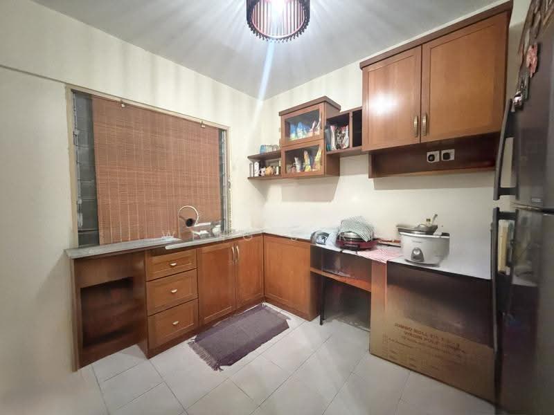Pangsapuri untuk Dijual di Taman Pekaka Block 31 - Weng Sern - Kitchen - PropertyGuru.com.my