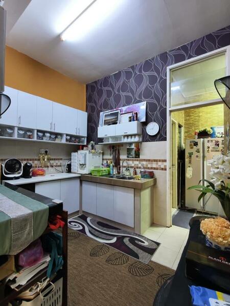 Cluster House for Sale in Taman Seri Austin (Tebrau) - Melinda Ee - Kitchen - PropertyGuru.com.my