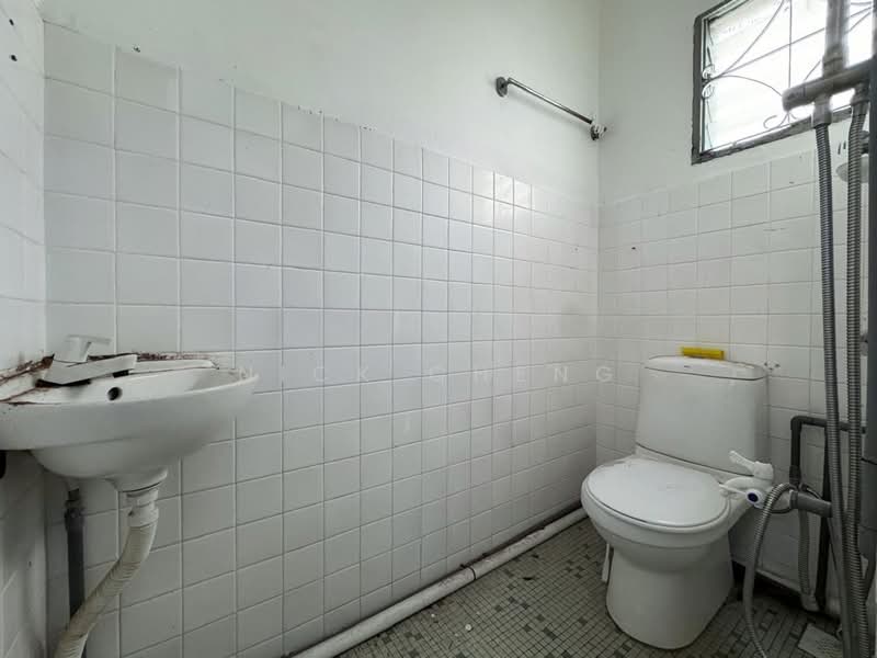 Taman Dato Penggawa Barat untuk Untuk Dijual - RM 450,000, Mac 2026 - Bathroom - PropertyGuru.com.my