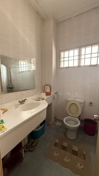 Rumah Teres 2 Tingkat untuk Dijual di Seri Utama Damansara (Kota Damansara) - Jeff Wong - Bathroom - PropertyGuru.com.my
