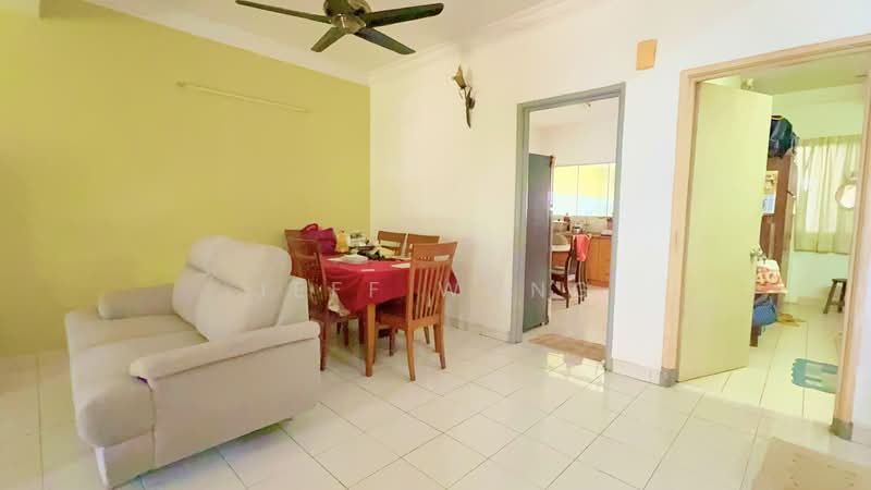 Rumah Teres 2 Tingkat untuk Dijual di Seri Utama Damansara (Kota Damansara) - Jeff Wong - Living Room - PropertyGuru.com.my