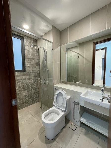 Condominium for Rent at Queens Residences Q2 @ Queens Waterfront - Vincent Tan - Bathroom - PropertyGuru.com.my