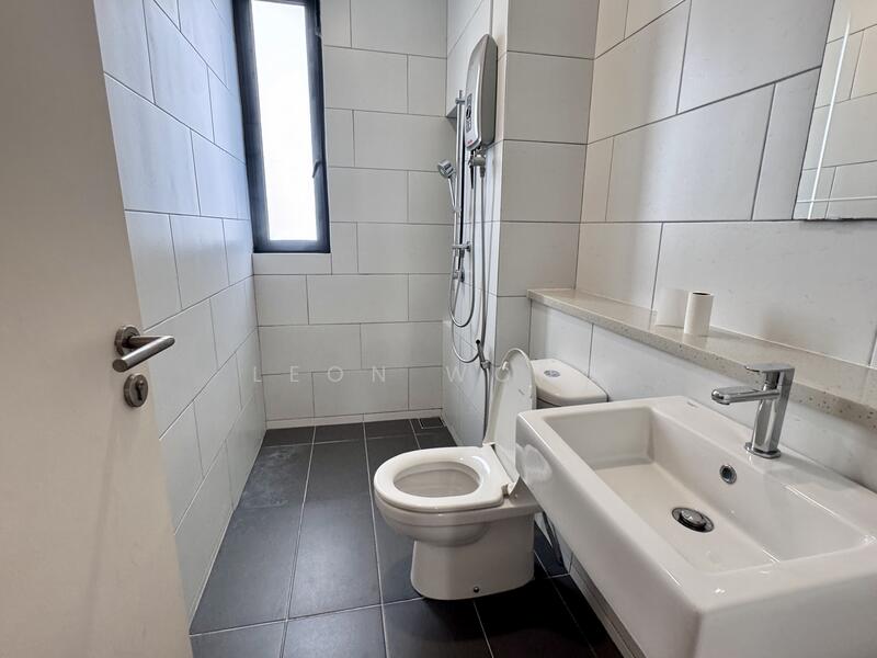 3-storey Terraced House for Rent in Tamansari (Rawang) - LEON WONG - Bathroom - PropertyGuru.com.my
