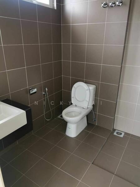 Semi-Detached House for Sale in Rawang (Selangor) - Nicky Lai - Bathroom - PropertyGuru.com.my
