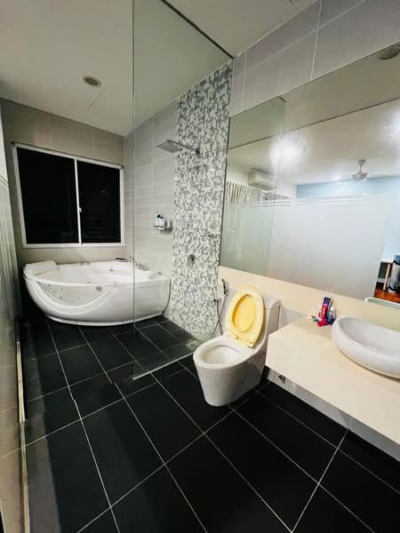 Rumah Teres 3 Tingkat untuk Dijual di Taman Green Lane (Jelutong) - Alisson Chew - Bathroom - PropertyGuru.com.my