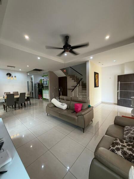 Cluster House for Rent in Taman Adda Heights (Tebrau) - Karl Ho - Living Room - PropertyGuru.com.my