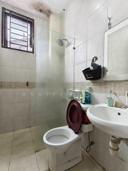 Cluster House for Sale in Taman Seri Austin (Tebrau) - Daniel Yong - Bathroom - PropertyGuru.com.my
