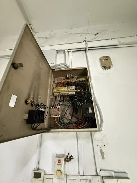 For Rent - 3-Storey Shop Lot @ Taman Desa Bakti, Batu Caves