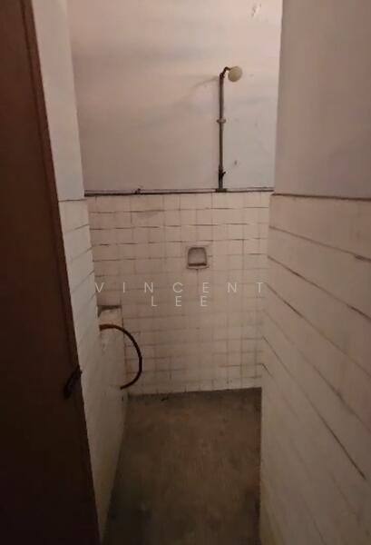 Shop for Rent in Seksyen 52 (Petaling Jaya) - Vincent Lee - Bathroom - PropertyGuru.com.my