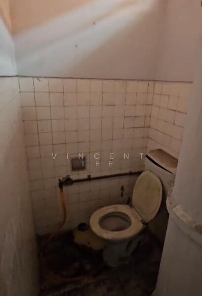 Shop for Rent in Seksyen 52 (Petaling Jaya) - Vincent Lee - Bathroom - PropertyGuru.com.my