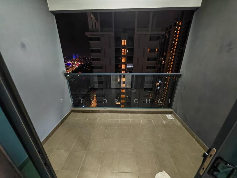 Symphony Tower (Menara Simfoni) untuk Untuk Disewa - RM 1,300 /bulan, Apr 2026 - Balcony - PropertyGuru.com.my