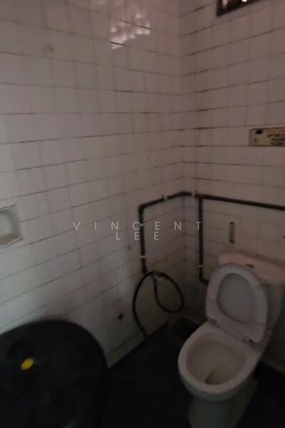 Shop for Rent in Seksyen 52 (Petaling Jaya) - Vincent Lee - Bathroom - PropertyGuru.com.my