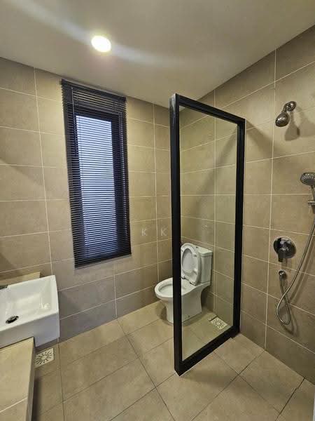 Rumah Bandar untuk Disewa di Kayu Ara (Selangor) - KK Lim - Bathroom - PropertyGuru.com.my
