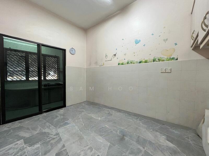 Terraced House for Sale in Bandar Sungai Long (Selangor) - Sam Hoo - Kitchen - PropertyGuru.com.my