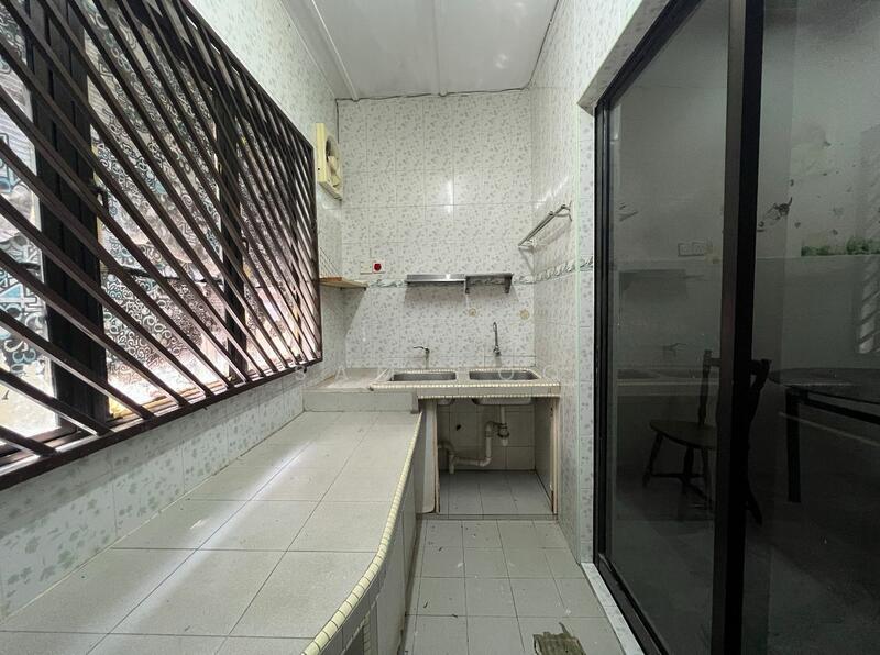 Terraced House for Sale in Bandar Sungai Long (Selangor) - Sam Hoo - Kitchen - PropertyGuru.com.my