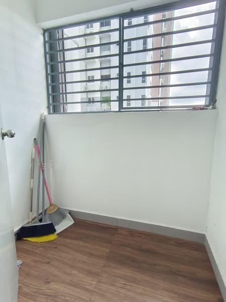 Kondominium untuk Dijual di The Wharf Residence - YEN KEE LIONG - Balcony - PropertyGuru.com.my