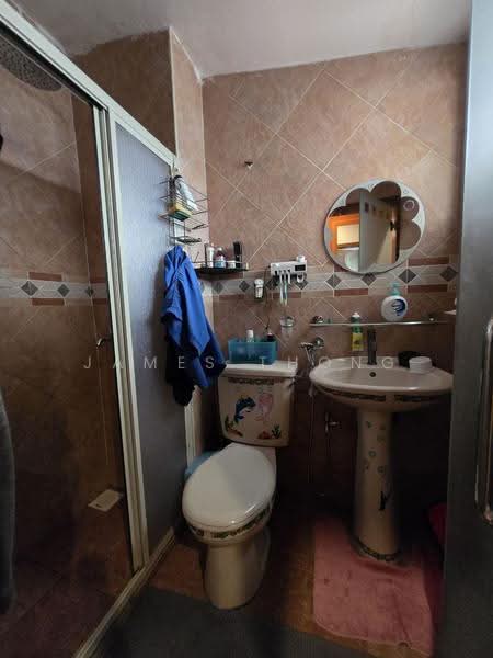 2-storey Terraced House for Sale in Bandar Kinrara Seksyen 1 (Bandar Kinrara) - James Thong - Bathroom - PropertyGuru.com.my