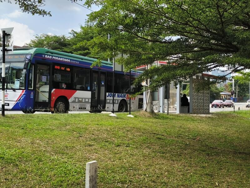 Buses to MRT, UKM, town