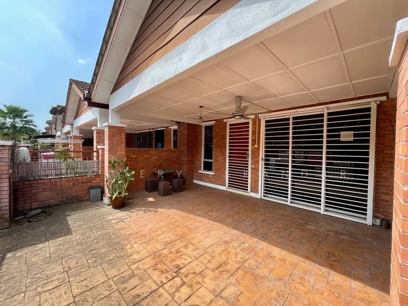2-storey Terraced House for Sale in Alam Budiman (Shah Alam) - Shaziery Iskandar - Exterior - PropertyGuru.com.my