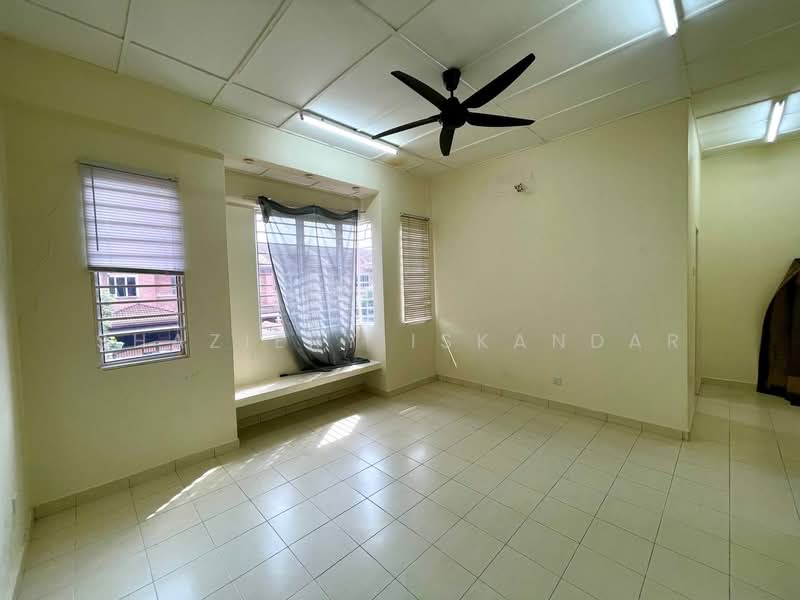 2-storey Terraced House for Sale in Alam Budiman (Shah Alam) - Shaziery Iskandar - PropertyGuru.com.my